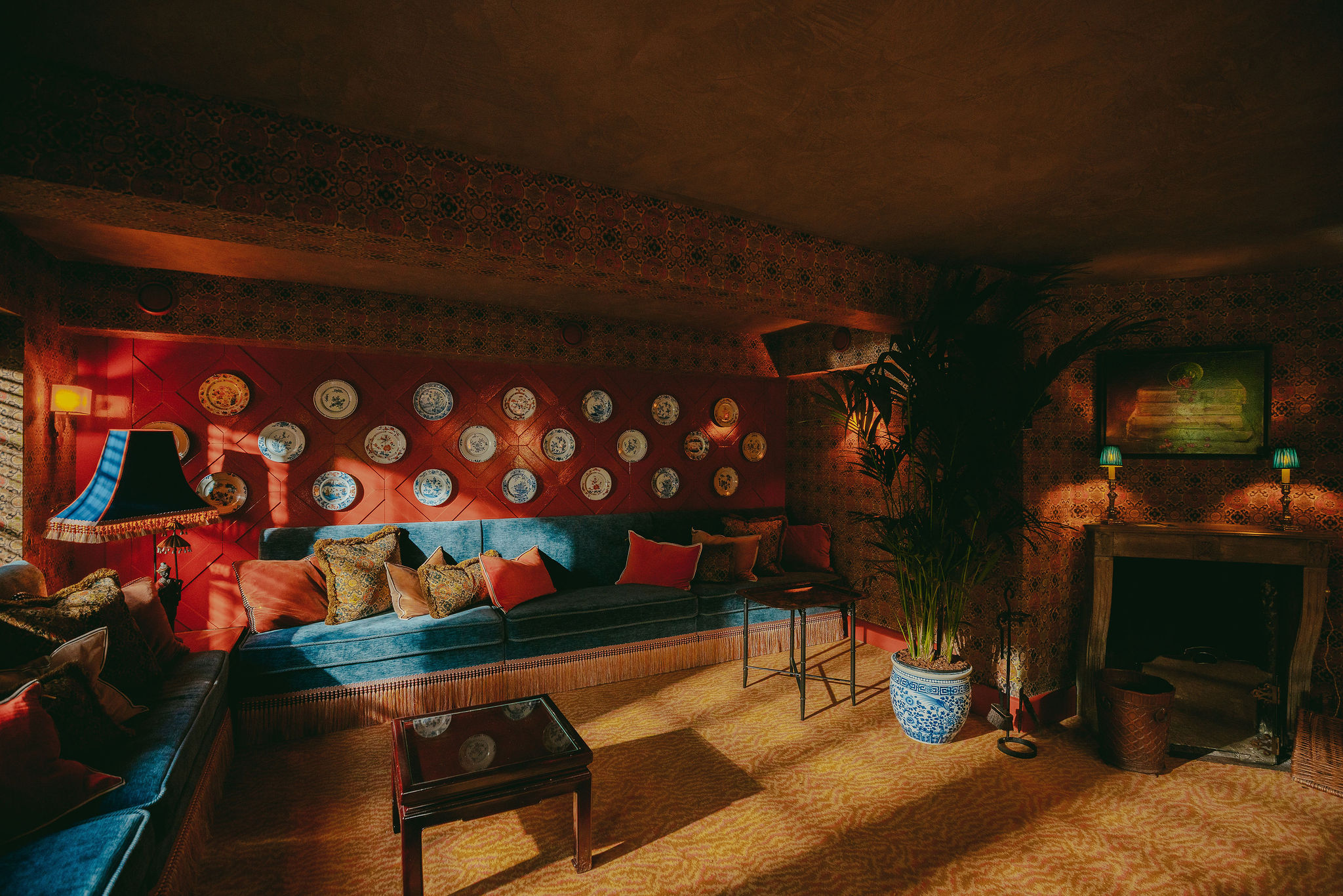 De rode lounge in zijn geheel